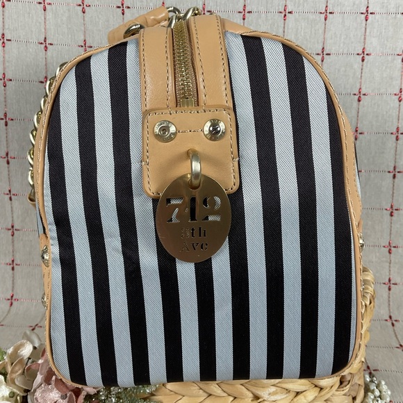 Henri Bendel Signature Stripe Barrel Bag Rare Chain Strap Handles Handbag Beauty - Picture 5 of 16